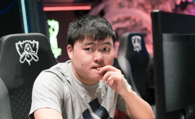 RNG Ming bị phát hiện sắp kích hoạt bùa lợi vợ thì bị CĐM dội gáo nước lạnh: Hết thiêng rồi bạn ơi - Ảnh 8.