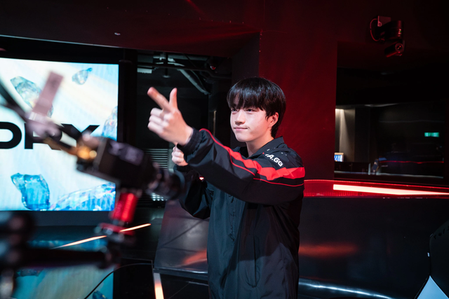 T1 nhiều khả năng không vận hành được lối chơi Xạ Thủ Hỗ Trợ ở vòng playoffs sắp tới