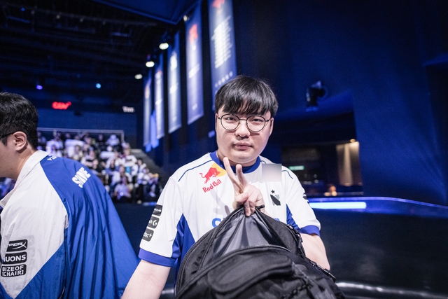 Ngay một đội yếu như DRX thì T1 cũng thua lượt đi