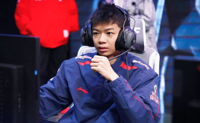 Sheer là tuyển thủ trẻ giàu tiềm năng vừa có màn debut tại LPL trong màu áo JDG hồi giải Mùa Xuân vừa qua