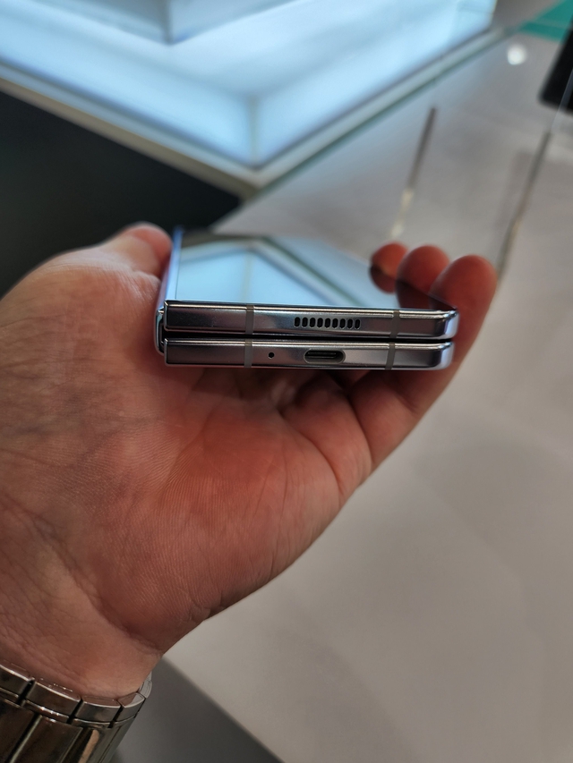 Samsung Galaxy Z Series mới đã khắc phục nhược điểm ở thiết kế gập