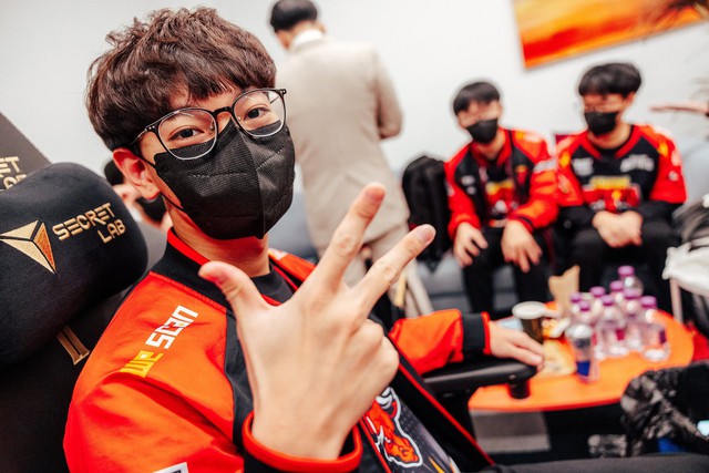 Shogun bật mode gánh team, SGB vượt qua DFM, giành chiến thắng đầu tiên tại MSI 2022 - Ảnh 1. Shogun bật mode gánh team, SGB vượt qua DFM, giành chiến thắng đầu tiên tại MSI 2022 - Ảnh 1.