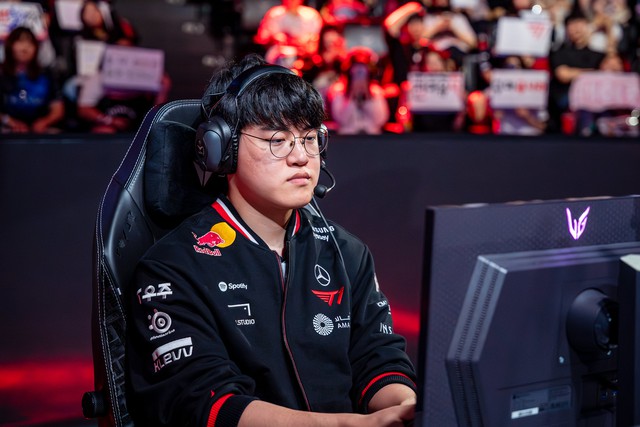 Gumayusi mới là người cứu cả ván đấu của T1 với chỉ một khoảnh khắc- Ảnh 1.