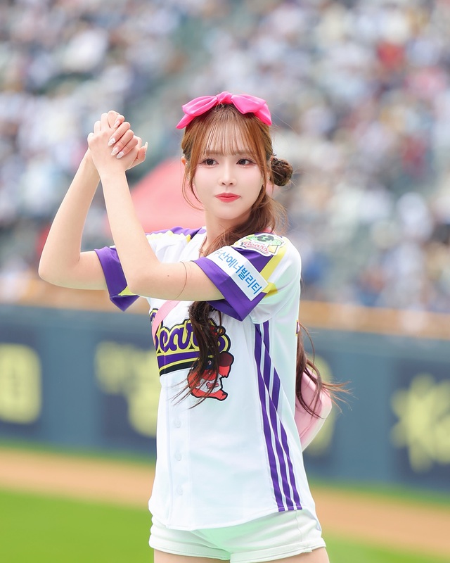 Chị gái Oner không trang điểm hay trang phục cầu kỳ vẫn thu hút mọi ánh nhìn