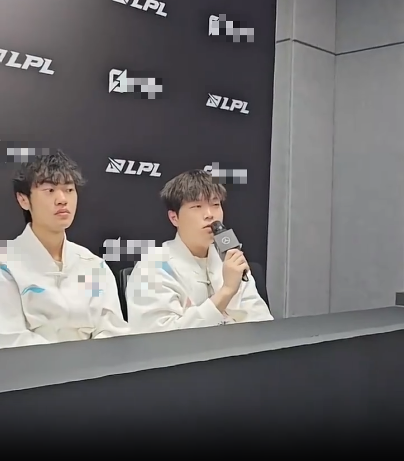 Bin lại trở thành tâm điểm chỉ trích vì màn Bin lại trở thành tâm điểm chỉ trích vì màn