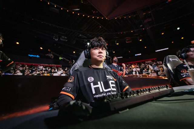 Clid đang gặp rắc rối và đã bị loại khỏi đội hình HLE