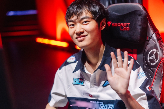 Tính luôn cả ASIAD Hàng Châu thì Knight đã thua các đội Minor 4 ván