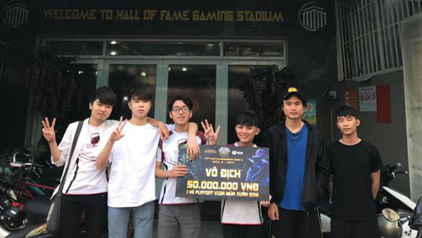 Ngày ấy - Bây giờ: “Sớm nở tối tàn”, Zeros trượt dài trong khủng hoảng, án phạt và những chỉ trích - Ảnh 4. Ngày ấy - Bây giờ: “Sớm nở tối tàn”, Zeros trượt dài trong khủng hoảng, án phạt và những chỉ trích - Ảnh 4.