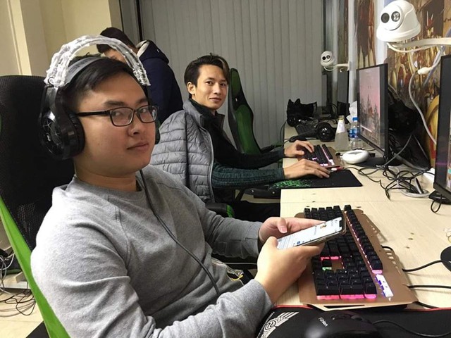 AoE: Hủy diệt đối thủ chỉ sau 2 giờ thi đấu, Tiểu Màn Thầu thách thức muốn mặt đối mặt với Hồng Anh! - Ảnh 3. AoE: Hủy diệt đối thủ chỉ sau 2 giờ thi đấu, Tiểu Màn Thầu thách thức muốn mặt đối mặt với Hồng Anh! - Ảnh 3.