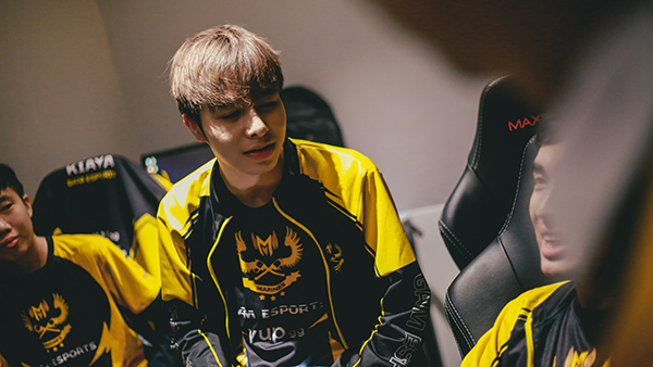 Ngày ấy - Bây giờ: “Sớm nở tối tàn”, Zeros trượt dài trong khủng hoảng, án phạt và những chỉ trích - Ảnh 15. Ngày ấy - Bây giờ: “Sớm nở tối tàn”, Zeros trượt dài trong khủng hoảng, án phạt và những chỉ trích - Ảnh 15.