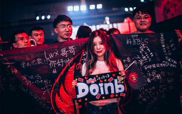 LMHT - Tuyên bố xanh rờn chọn skin FPX Malphite vì vợ yêu, Doinb bị bóc mẽ thực ra là do Riot không cho chọn Yasuo - Ảnh 5. LMHT - Tuyên bố xanh rờn chọn skin FPX Malphite vì vợ yêu, Doinb bị bóc mẽ thực ra là do Riot không cho chọn Yasuo - Ảnh 5.