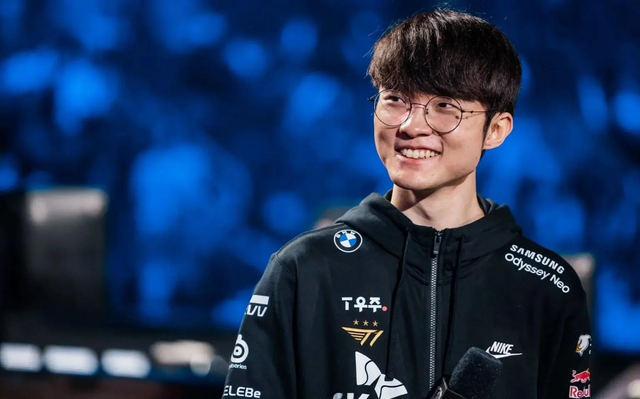Ít ai biết Faker từng có thể trở thành tuyển thủ Starcraft nếu không theo LMHT nhưng không phải ai cũng được như Faker