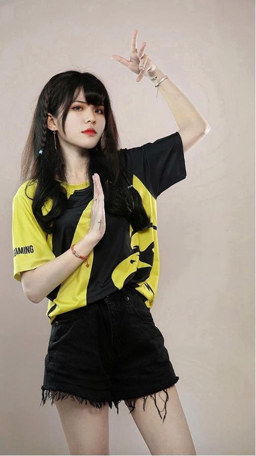 Ngắm nhìn và trò chuyện cùng ItsMin – Nữ game thủ trẻ Tài sắc vẹn toàn của làng LMHT Việt Nam - Ảnh 3.