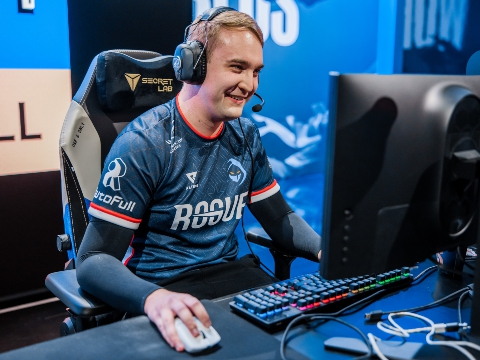 Những lượt chọn tướng 'dị' bậc nhất lịch sử các kỳ Chung kết thế giới - Ảnh 1.