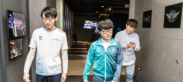 Những lý do đã khiến cho Faker và 3/4 đại diện LCK bị loại sớm khỏi giải Trung - Hàn Đại Chiến - Ảnh 1.