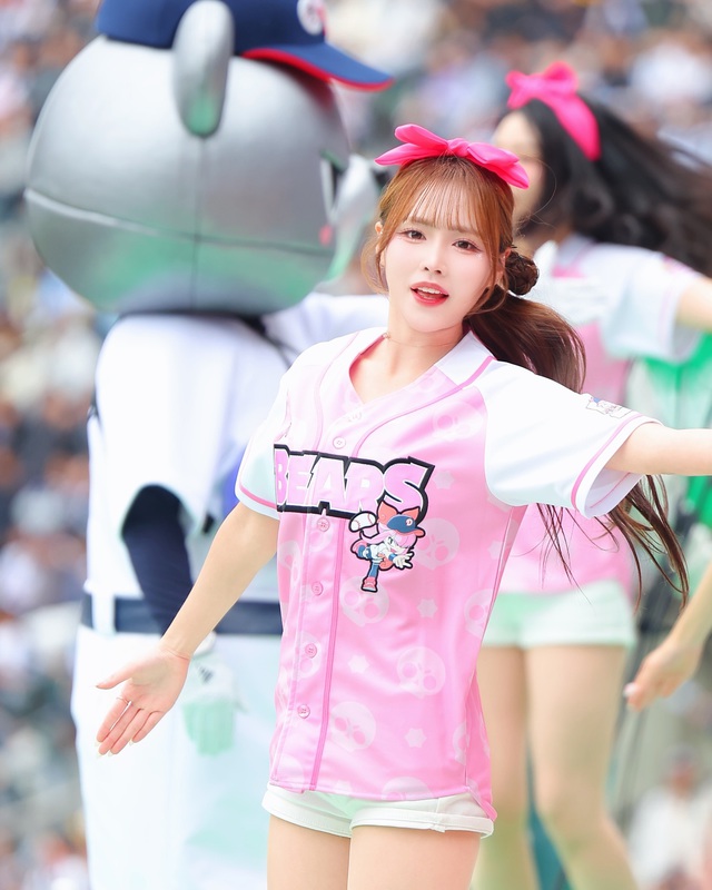 Nhan sắc vừa mang chút 