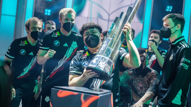 Truyền thông quốc tế xếp hạng các đội tại MSI 2022: RNG xếp sau T1 nhưng fan LPL rất vui mừng, SGB lại thua DFM - Ảnh 5.