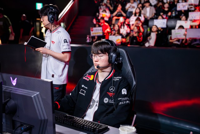 T1 thua Gen.G nhưng tình huống thiên tài của Faker vẫn chiếm spotlight- Ảnh 1. T1 thua Gen.G nhưng tình huống thiên tài của Faker vẫn chiếm spotlight- Ảnh 1.