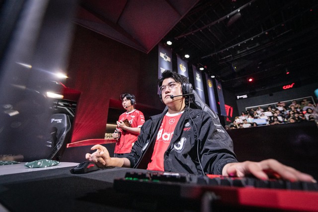 Người hiếm hoi giữ được phong độ là Gumayusi