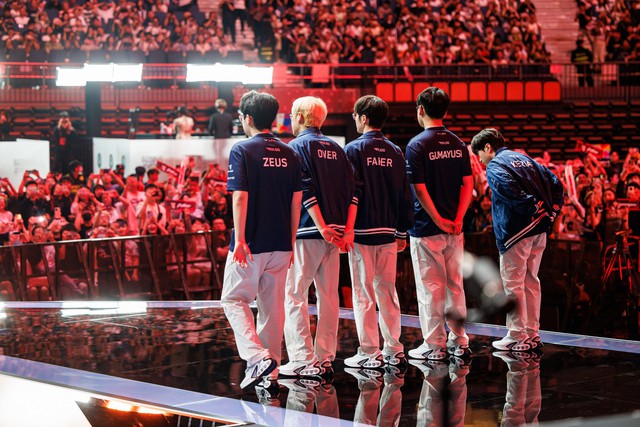 Và T1 vẫn bị DDoS nhưng chưa có bên nào quan tâm đúng mức