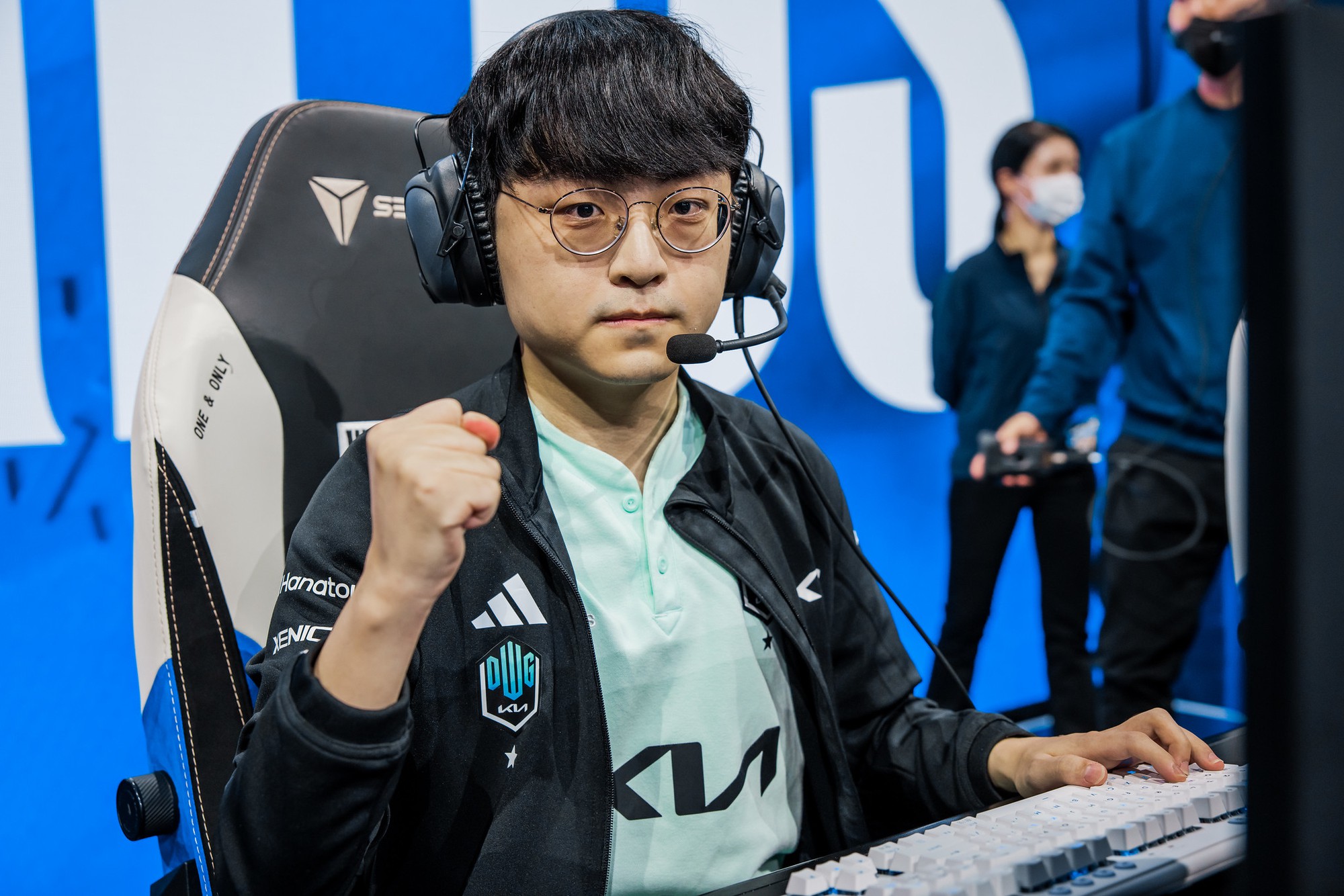 Chỉ có mỗi DK là chịu tập luyện cùng RNG