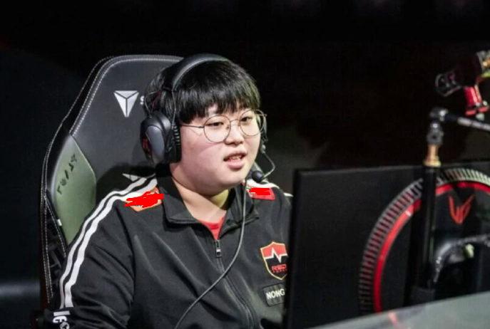 Đi ăn cùng Gumayusi, tuyển thủ NS ngỡ ngàng vì được hưởng ké một loạt ưu đãi của 'Thái tử' - Ảnh 1.