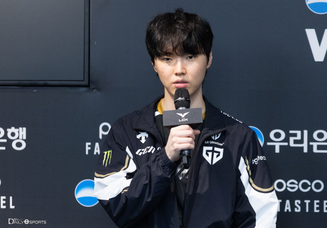 Nguyên nhân là vì theo anh các tình huống pentakill ở mùa này xuất hiện khá nhiều