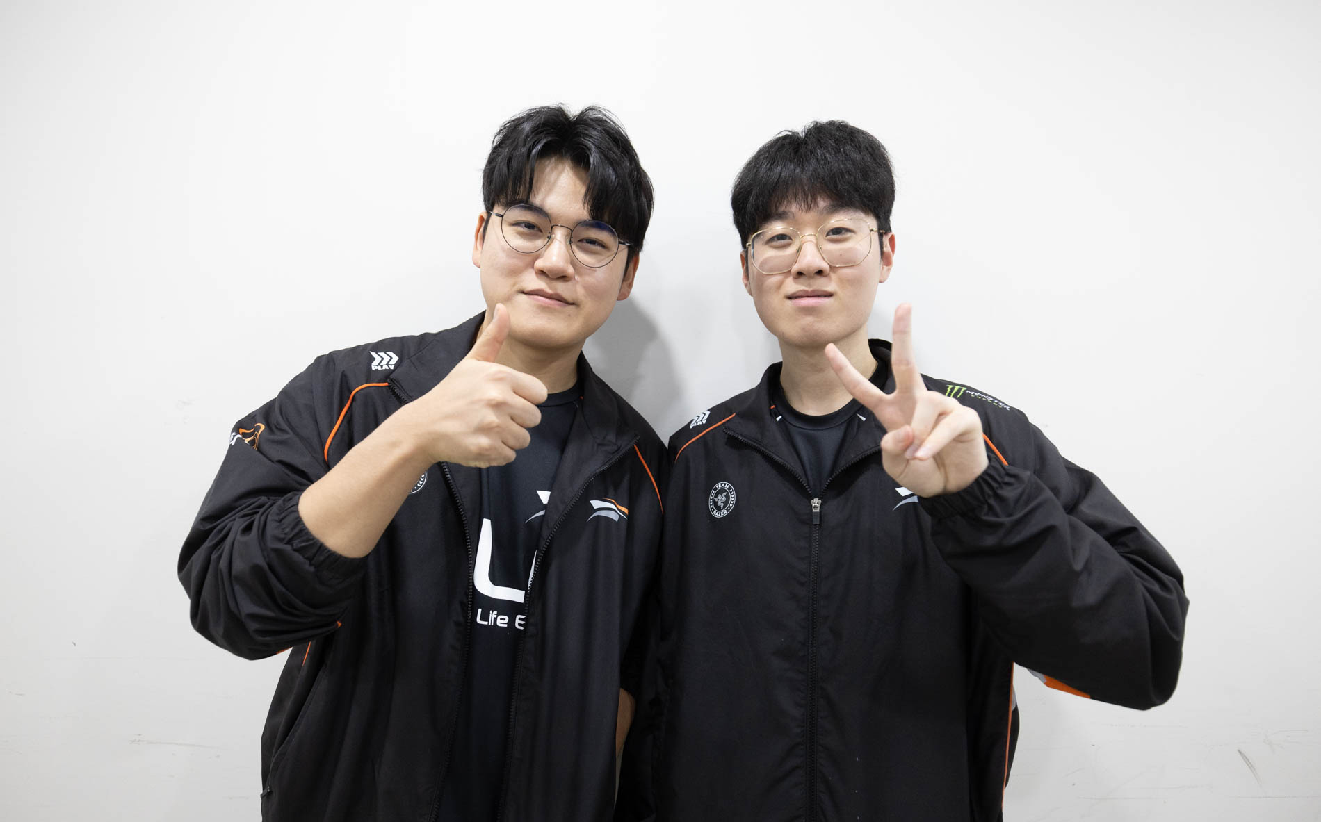 HLE đại thắng T1 nhưng Gumayusi và Peyz mới chiếm hoàn toàn spotlight- Ảnh 1. HLE đại thắng T1 nhưng Gumayusi và Peyz mới chiếm hoàn toàn spotlight- Ảnh 1.