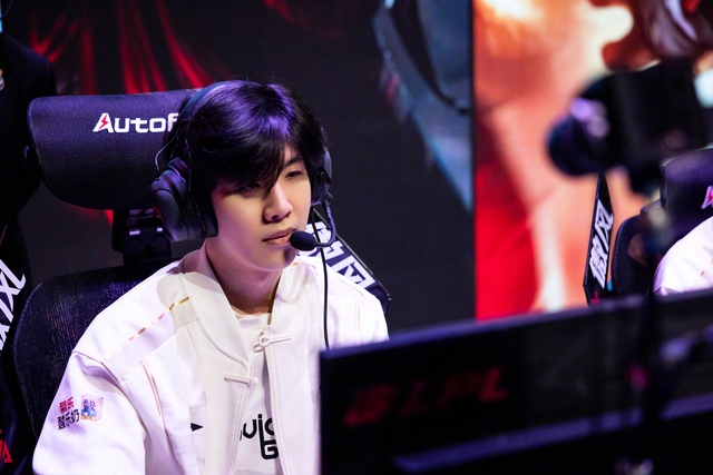 Cựu vương CKTG đáp trả cực gắt "chiến thư" từ đàn em, hé lộ "tử huyệt" của đối thủ- Ảnh 1.