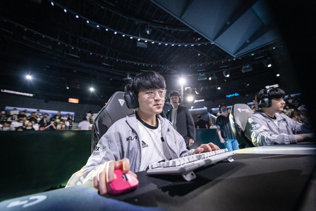 ShowMaker và DK chưa thắng T1 thêm trận nào kể từ sau khi CKTG 2021 kết thúc