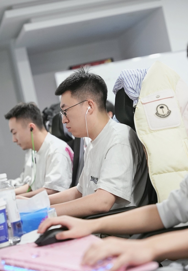 Demacia Cup 2023 buộc các đội phải sử dụng đội hình mạnh nhất thi đấu