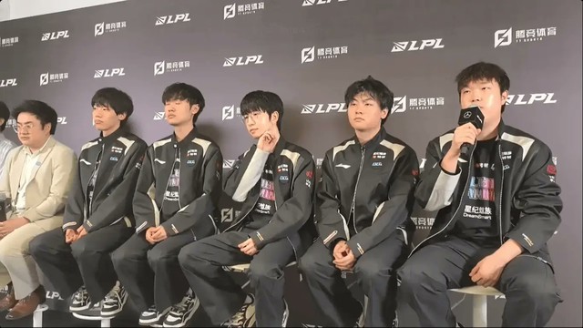 Anh ngụ ý BLG thua nhưng rất bình thường vì đây chưa phải giai đoạn giành danh hiệu của LPL