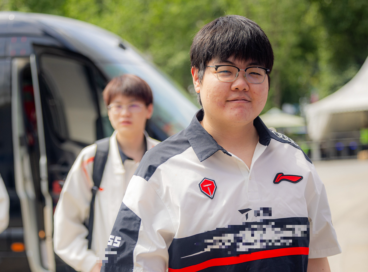 Siêu sao của TES vẫn muốn tiếp tục đánh bại T1 để trả 