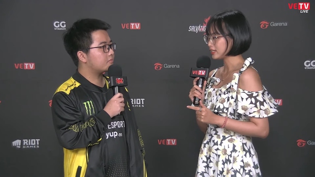 Vô tình lọt vào khung hình của fan GAM, Minh Nghi vẫn khiến dân mạng nức nở vì đáng yêu như nhân vật anime - Ảnh 2.