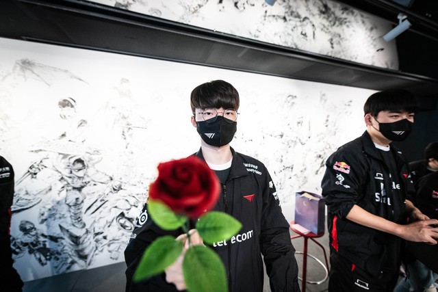 Faker cũng được gọi là "quốc bảo của xứ kim chi" - nguồn: LoL Esports