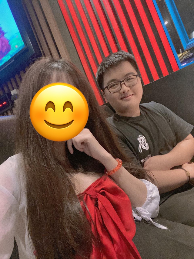 Cô này được cho là có thân với Dia1 và là fan của SE