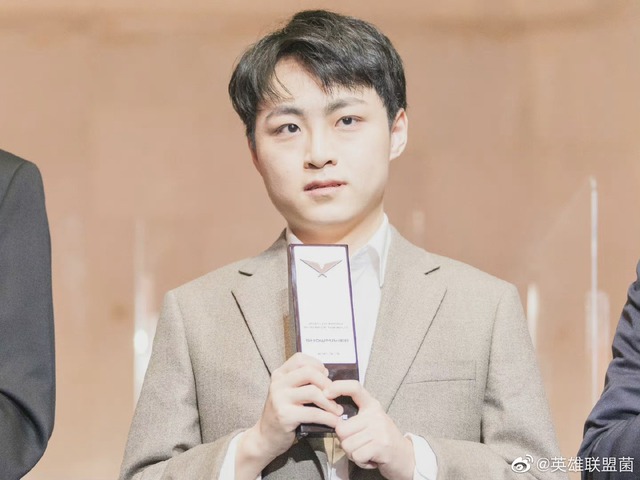 LCK Awards 2021: DK thống trị tuyệt đối, T1 đóng góp Faker và Keria, Chovy lại trắng tay - Ảnh 2.