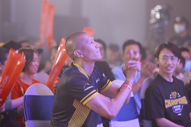 Đội tuyển Việt Nam thẳng tiến vào chung kết bộ môn LMHT tại SEA Games 31 sau chiến thắng áp đảo trước Singapore - Ảnh 5.