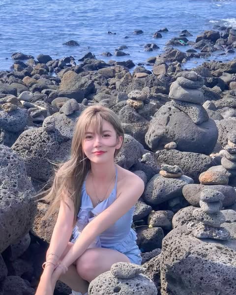 Nữ MC Luo Xin tiếp tục gây tranh cãi Nữ MC Luo Xin tiếp tục gây tranh cãi