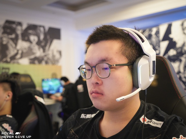 RNG giành chức vô địch MSI 2022 xứng đáng, ban huấn luyện T1 bị cộng đồng LMHT chỉ trích nặng nề - Ảnh 1.