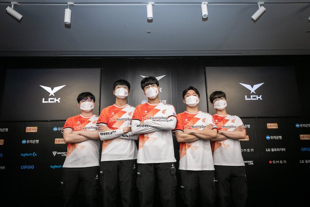 Trước thềm Siêu Kinh Điển, không bình luận viên nào tin rằng T1 sẽ thắng Gen.G - Ảnh 1. Trước thềm Siêu Kinh Điển, không bình luận viên nào tin rằng T1 sẽ thắng Gen.G - Ảnh 1.