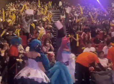 Nhưng sau đó là không khí im lặng thấy rõ bên phía của SE - nguồn: Thế Anh