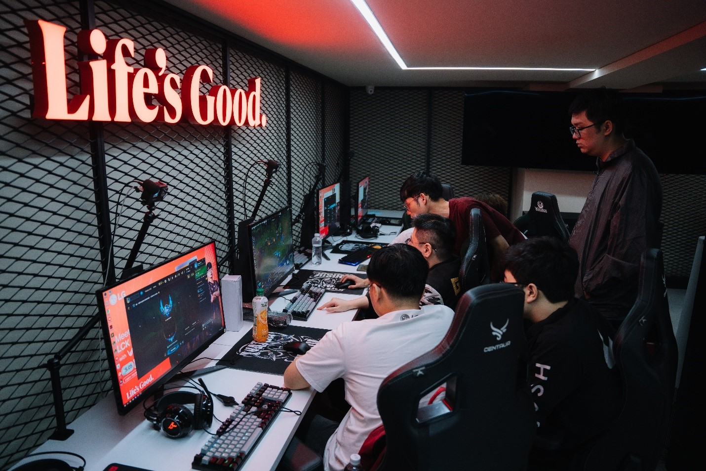 Cùng điểm qua những hình ảnh đẹp của Gen.G tại Việt Nam nào các game thủ ơi!- Ảnh 2.