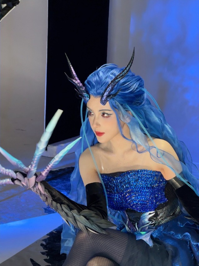 Hình tượng nhân vật khá phù hợp với nữ MC khi cũng sở hữu nhan sắc xinh đẹp, sự từng trải và quyến rũ Hình tượng nhân vật khá phù hợp với nữ MC khi cũng sở hữu nhan sắc xinh đẹp, sự từng trải và quyến rũ