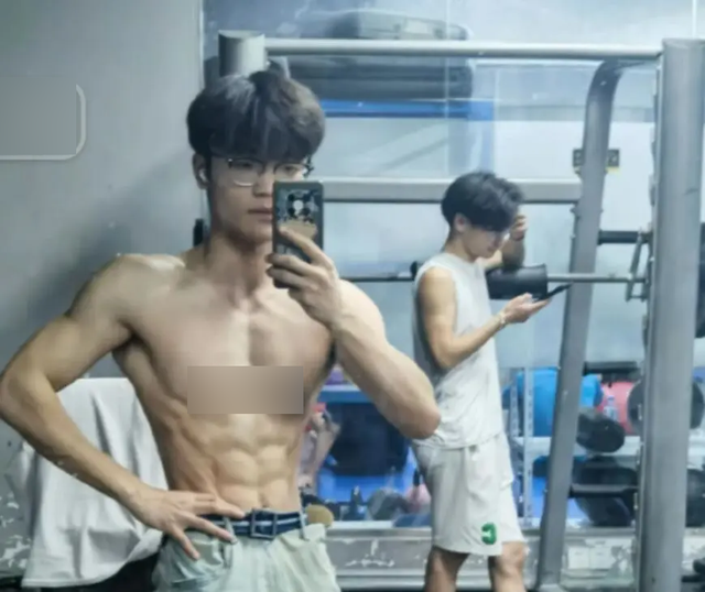 Một phiên bản Faker cơ bắp đã từng được bàn tán trước đây