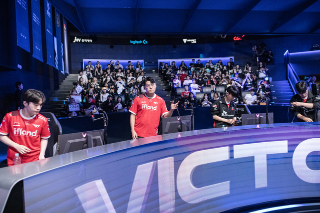 Không có Faker thì các tuyển thủ T1 mạnh ai nấy chơi