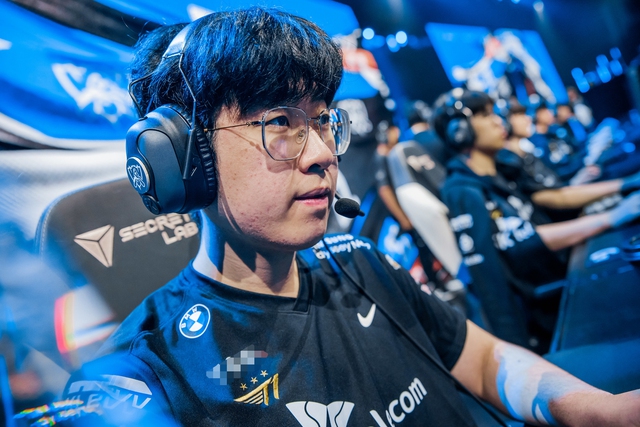 Zeus là tuyển thủ trẻ nhất nhưng phong độ ổn định nhất T1 trong năm 2022 - nguồn: LoL Esports