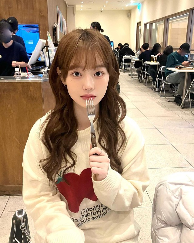 Có vẻ như cô nàng đang đi du lịch cùng Oner