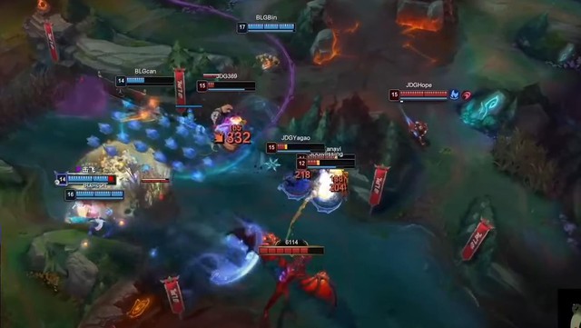 Top 10 vị tướng Liên Minh Huyền Thoại mạnh nhất để leo xếp hạng phiên bản 12.14 - Ảnh 6. Top 10 vị tướng Liên Minh Huyền Thoại mạnh nhất để leo xếp hạng phiên bản 12.14 - Ảnh 6.