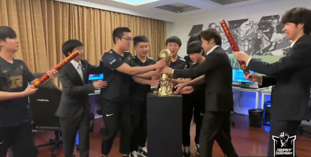 Cấm chọn sai lầm ở game 5, T1 cay đắng nhìn RNG giành chức vô địch MSI 2022 - Ảnh 3.